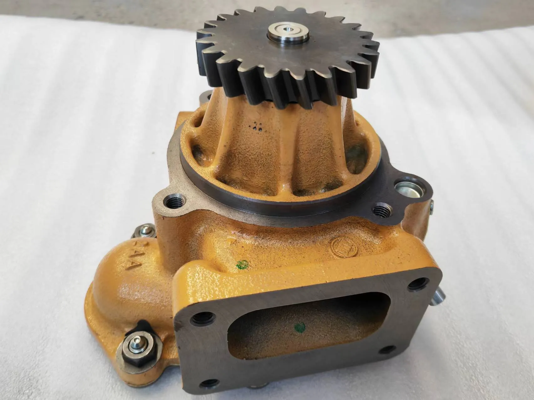 WA480-6 engine water pump 6251-61-1101