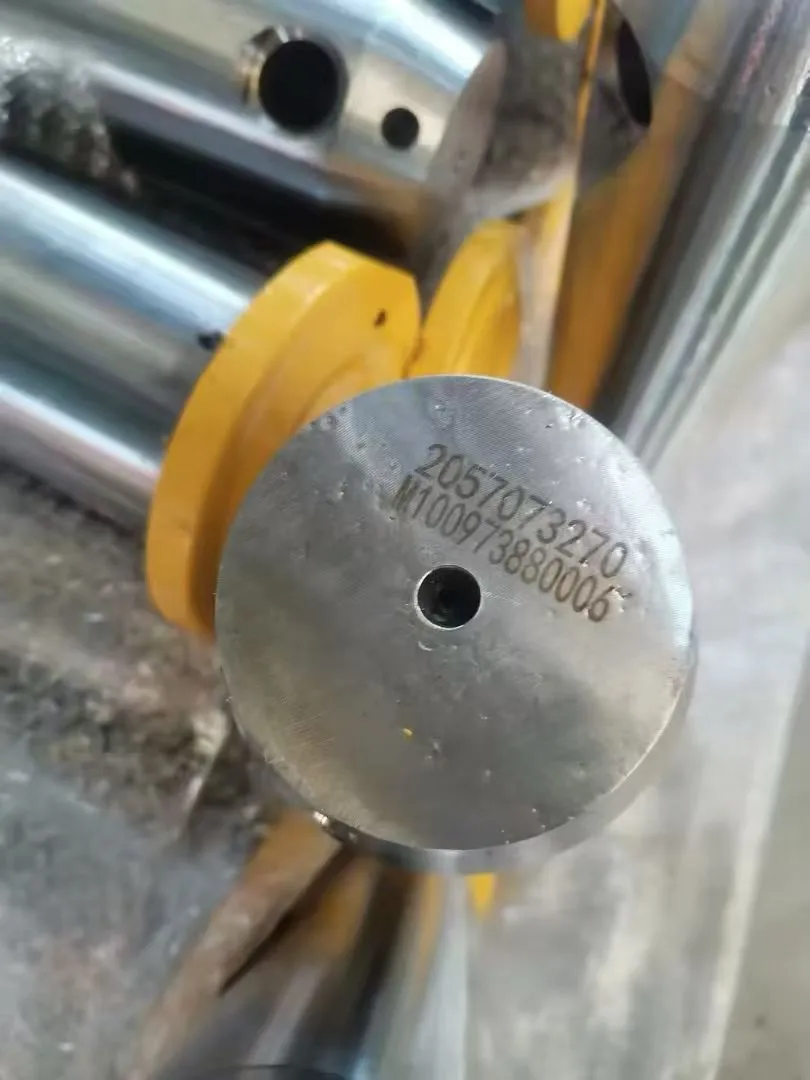 All types of Komatsu original sales pins welcome to inquire