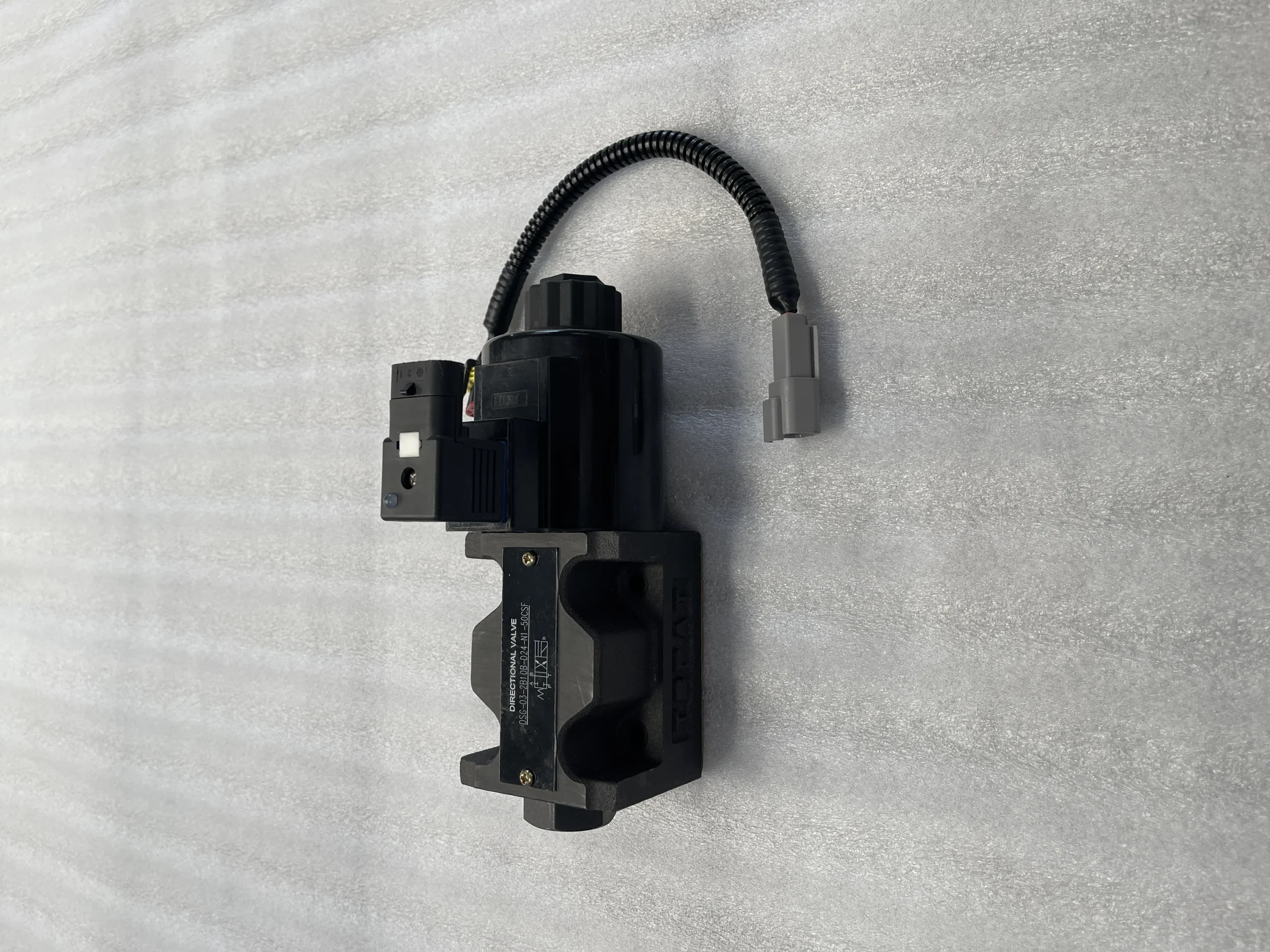 HD785-7 Electromagnetic Valve 561-43-8A881