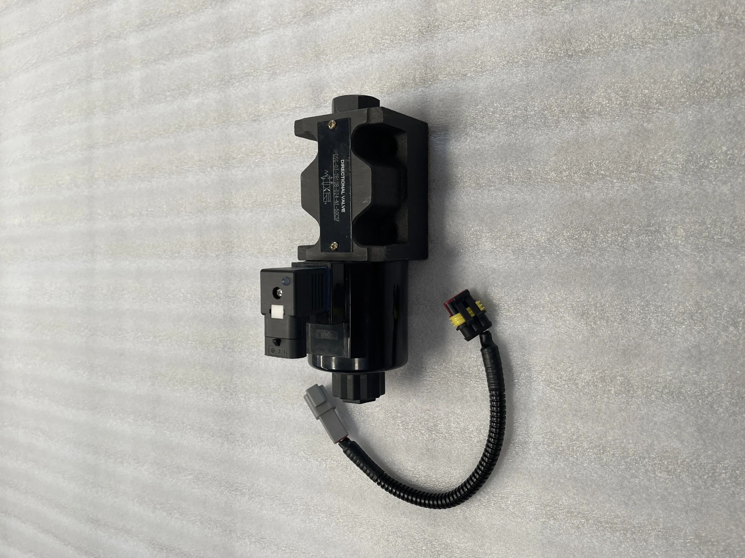 HD785-7 Electromagnetic Valve 561-43-8A881