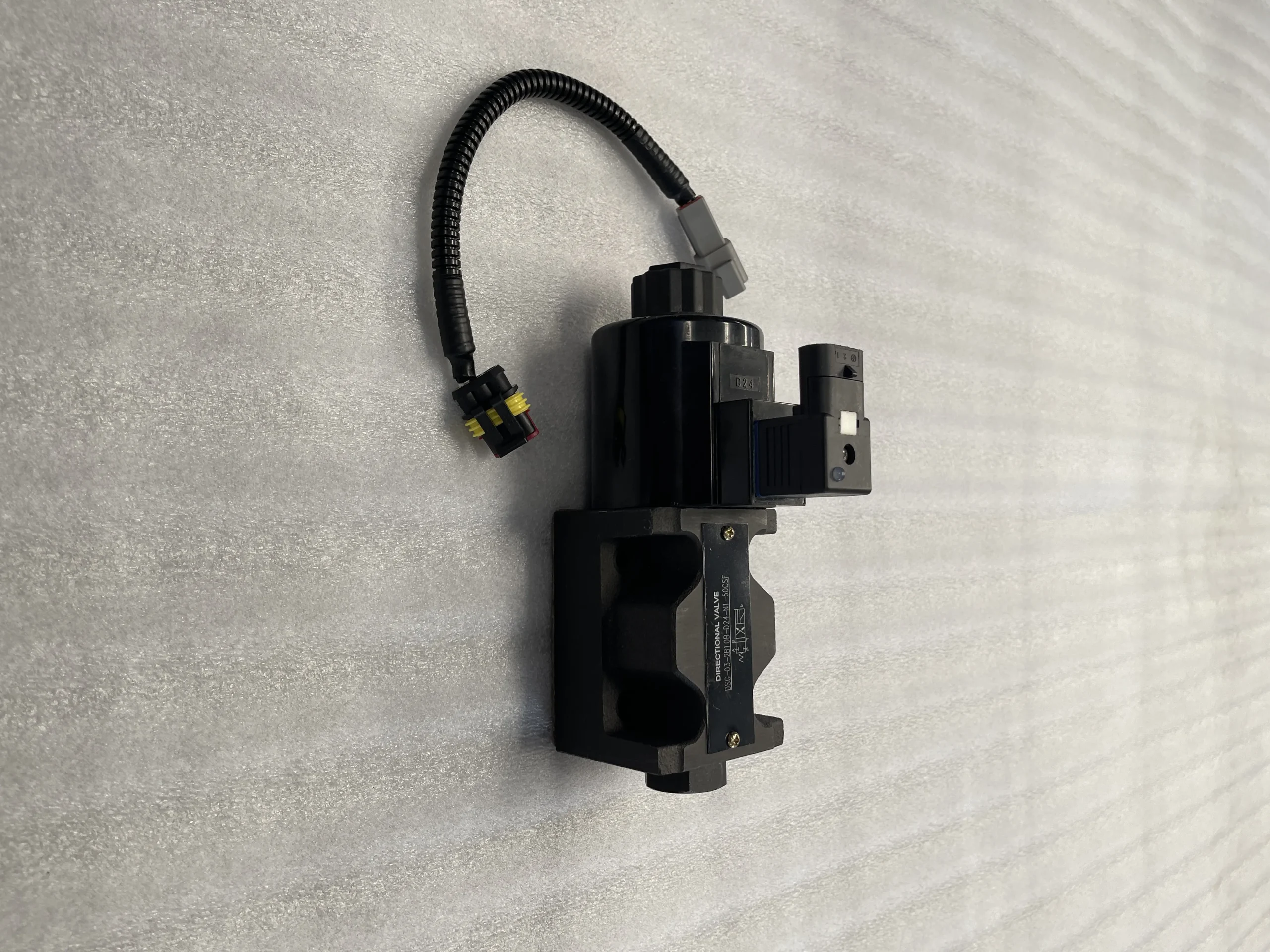 HD785-7 Electromagnetic Valve 561-43-8A881