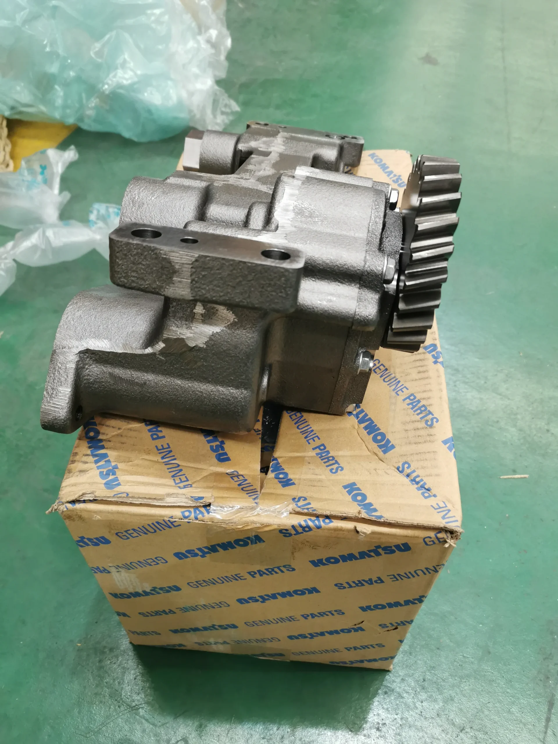 Supply Komatsu S6D170E-2A Oil Pump 6162-55-1011