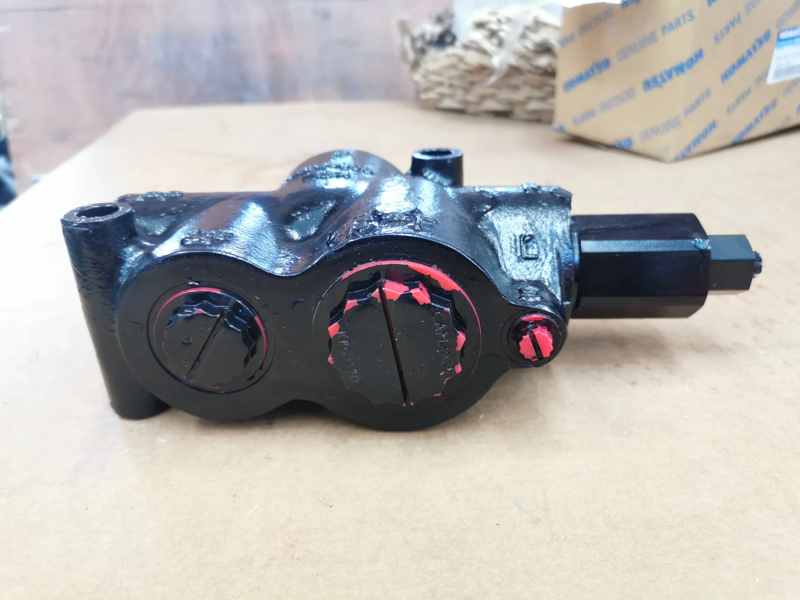 GD825A-2 valve assembly 235-40-12202