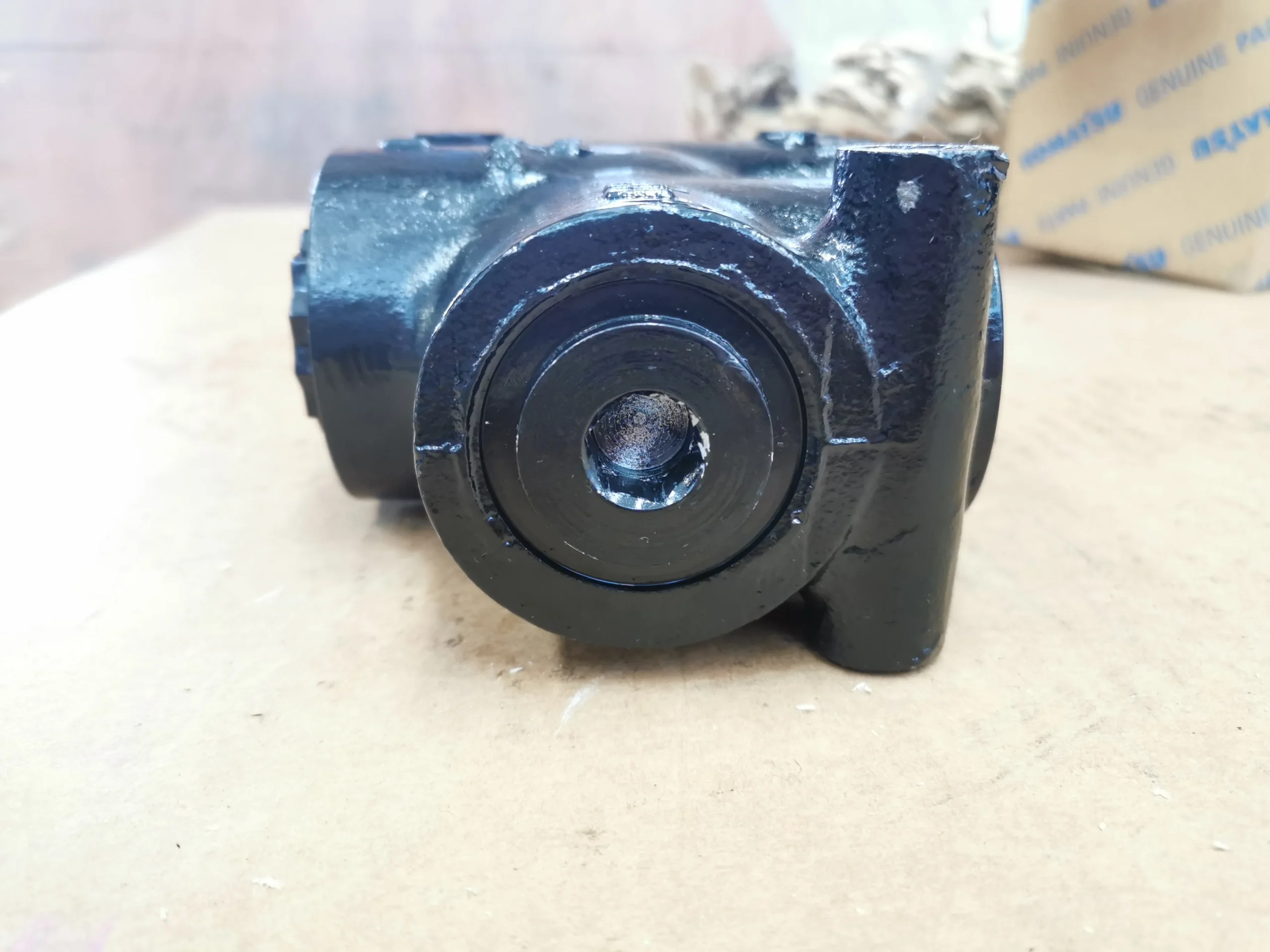 GD825A-2 valve assembly 235-40-12202
