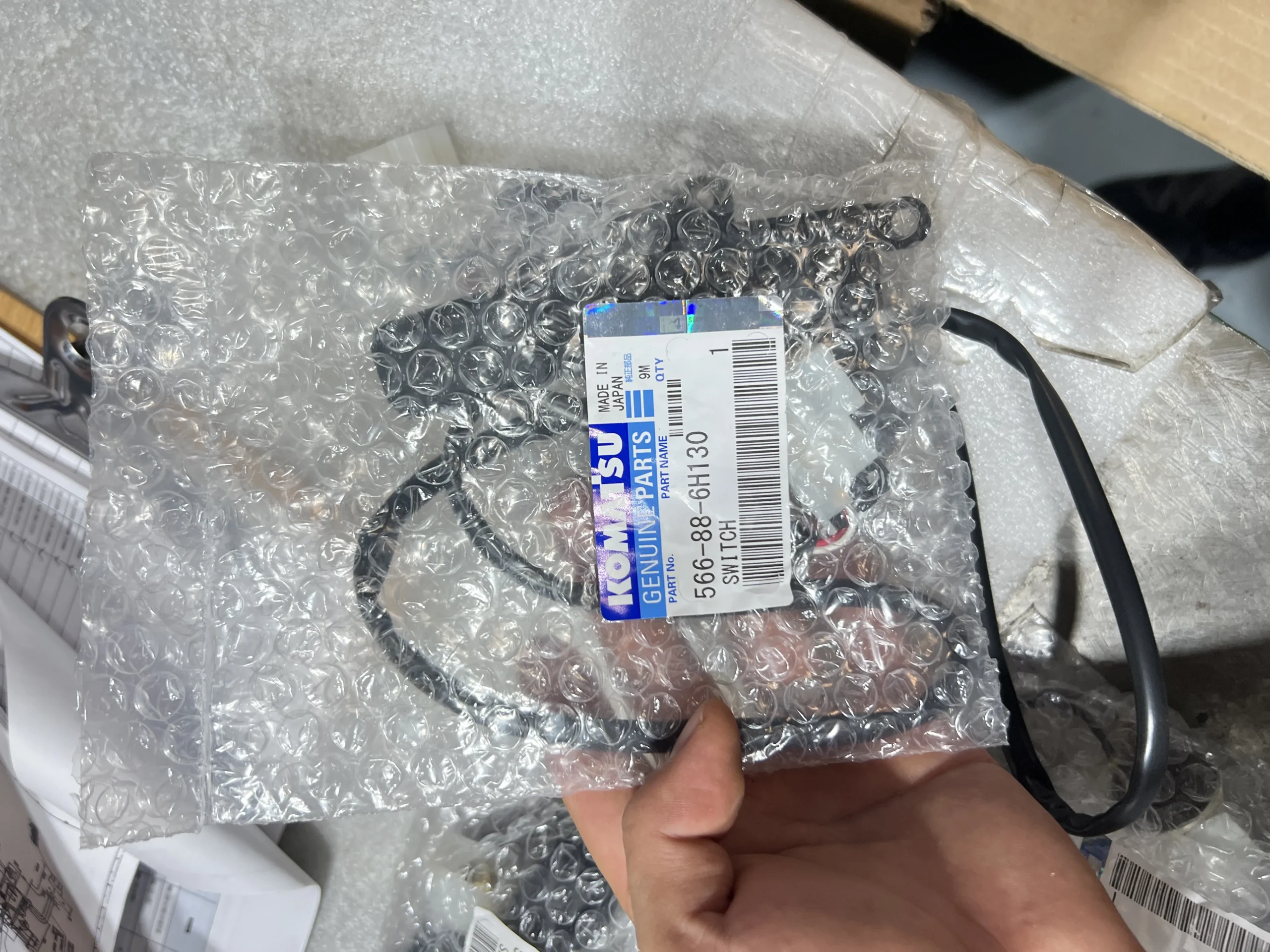 566-88-6H130 Komatsu Switch, Retarder