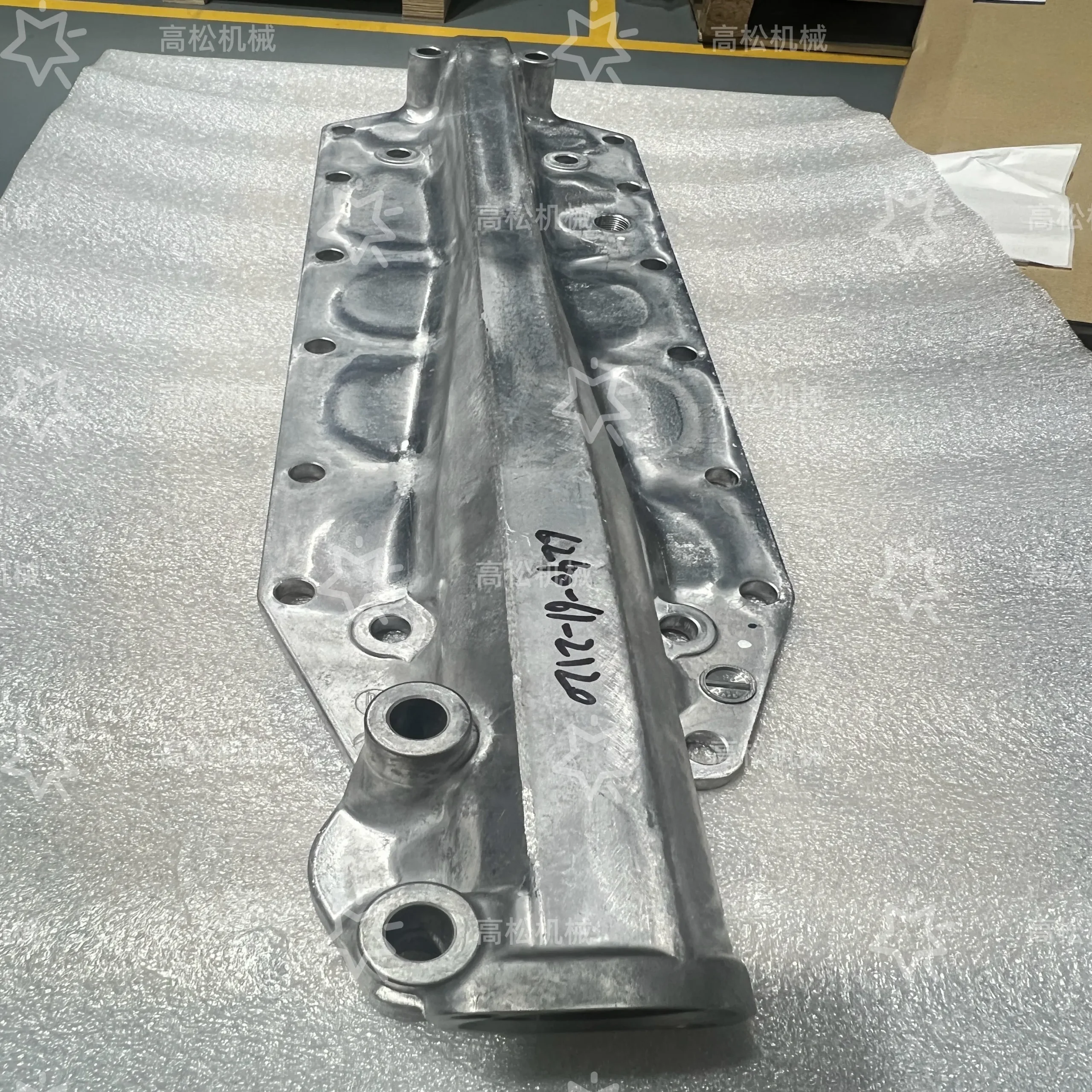 COVER 6240-61-2120 – KOMATSU Part catalog