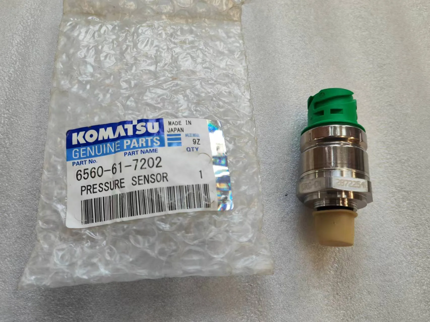 D155AX-6 Pressure Sensor 6560-61-7202