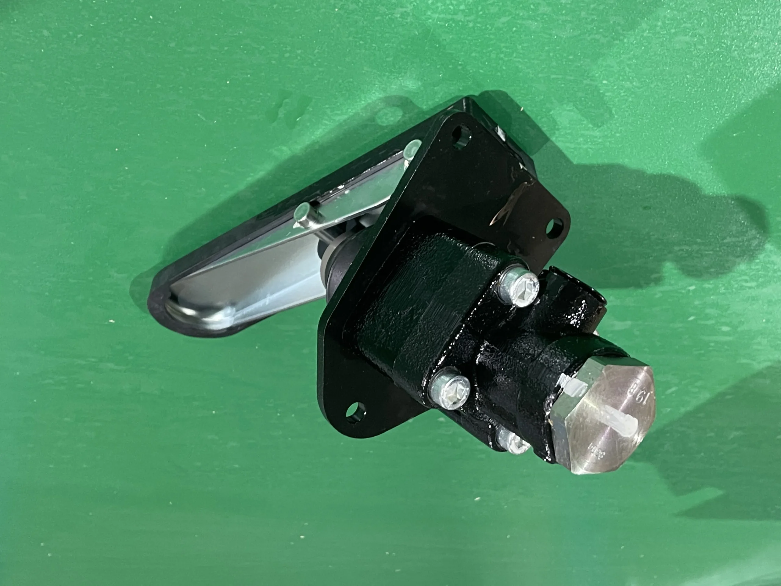 425-43-37200 Komatsu VALVE ASS’Y