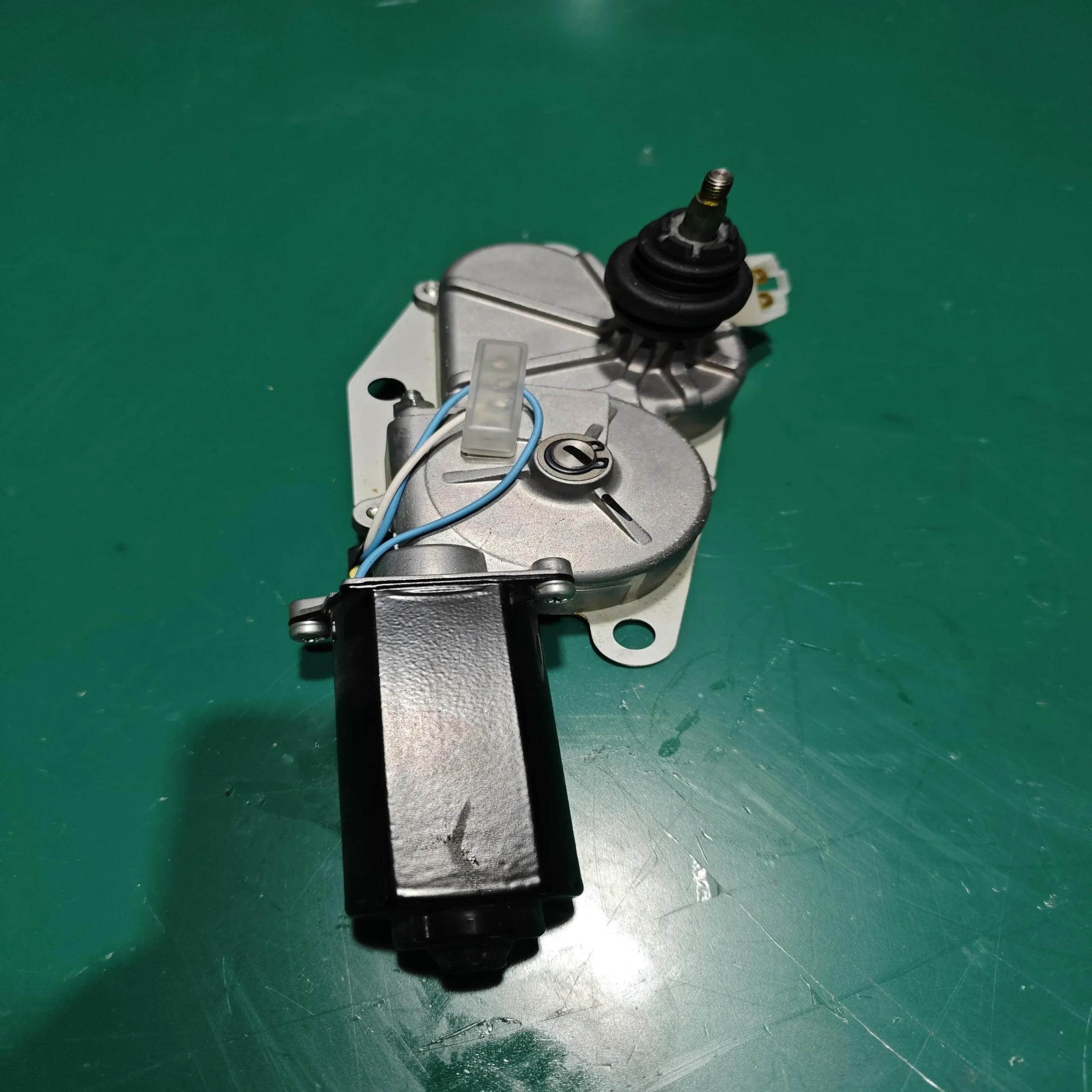 23B-951-2610 Komatsu WIPER MOTOR