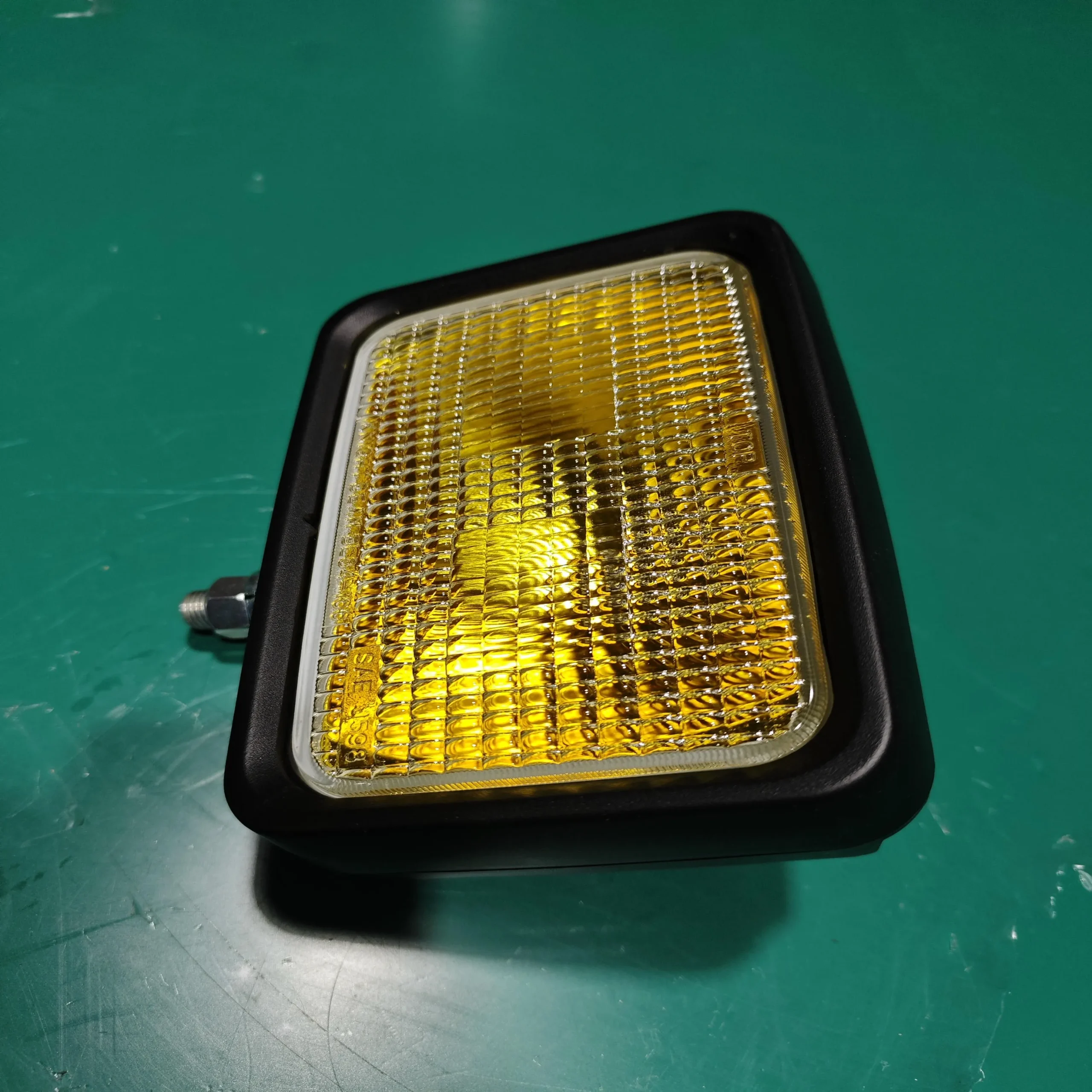 Komatsu HD465/785/HM350/WA155 22T-06-24110 Lamp