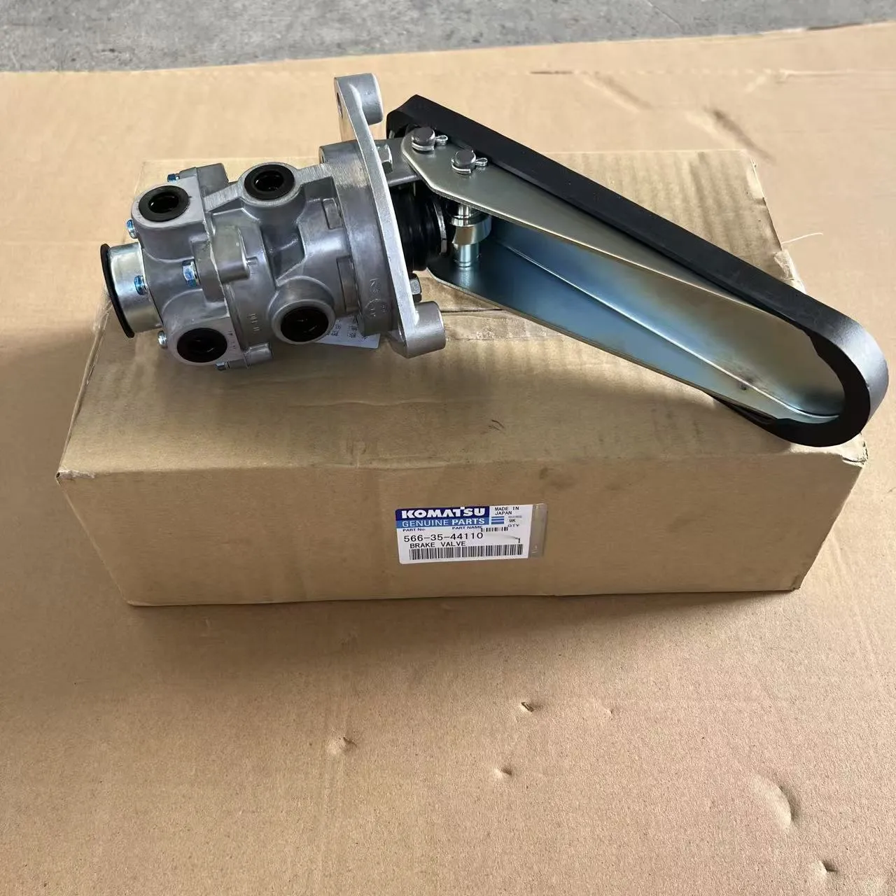Komatsu Dump Truck Original HD785-5 Brake Valve 566-35-44110