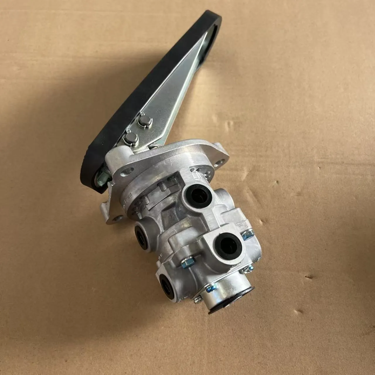 Komatsu Dump Truck Original HD785-5 Brake Valve 566-35-44110