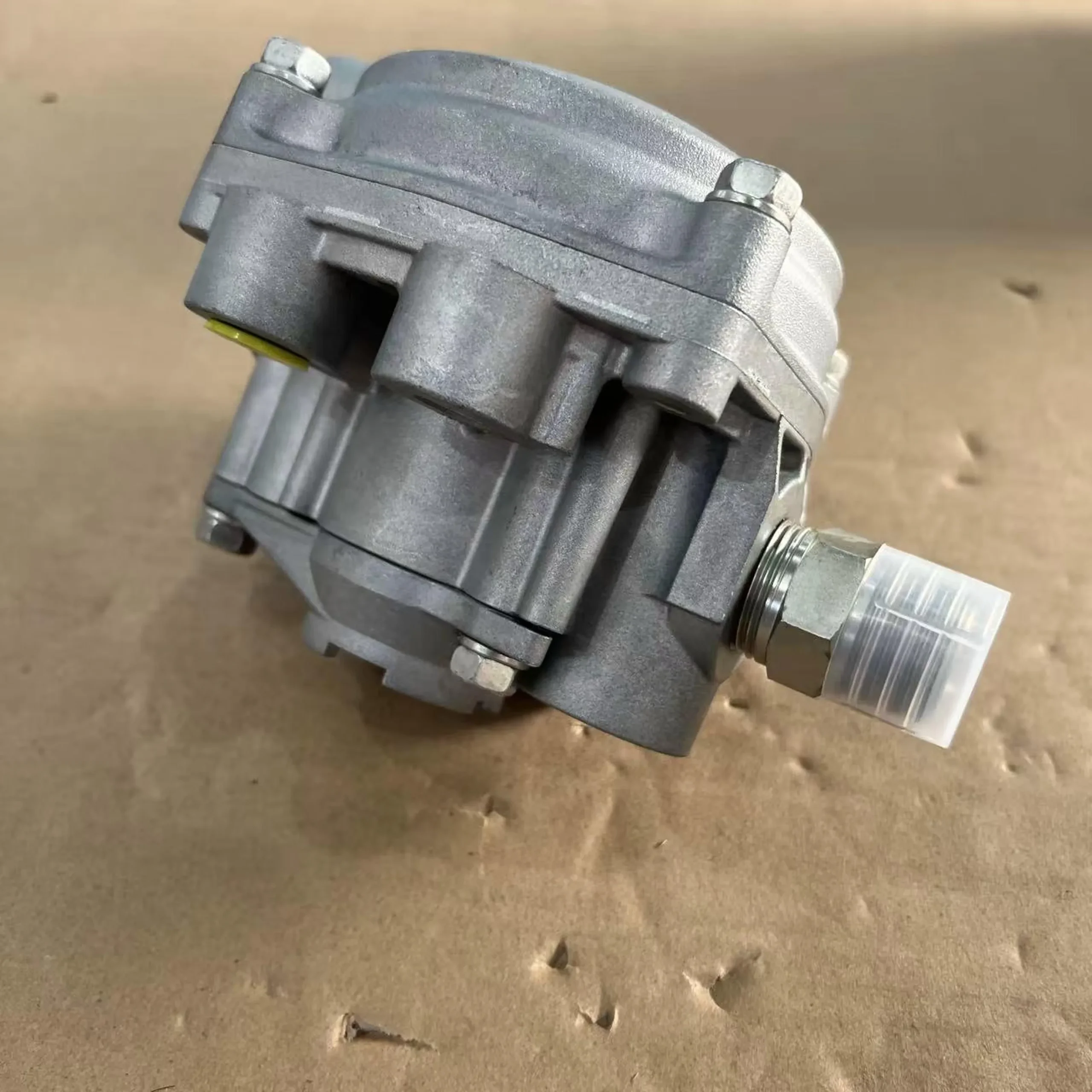 KOMATSU Relay Valve 561-35-61601 NIB