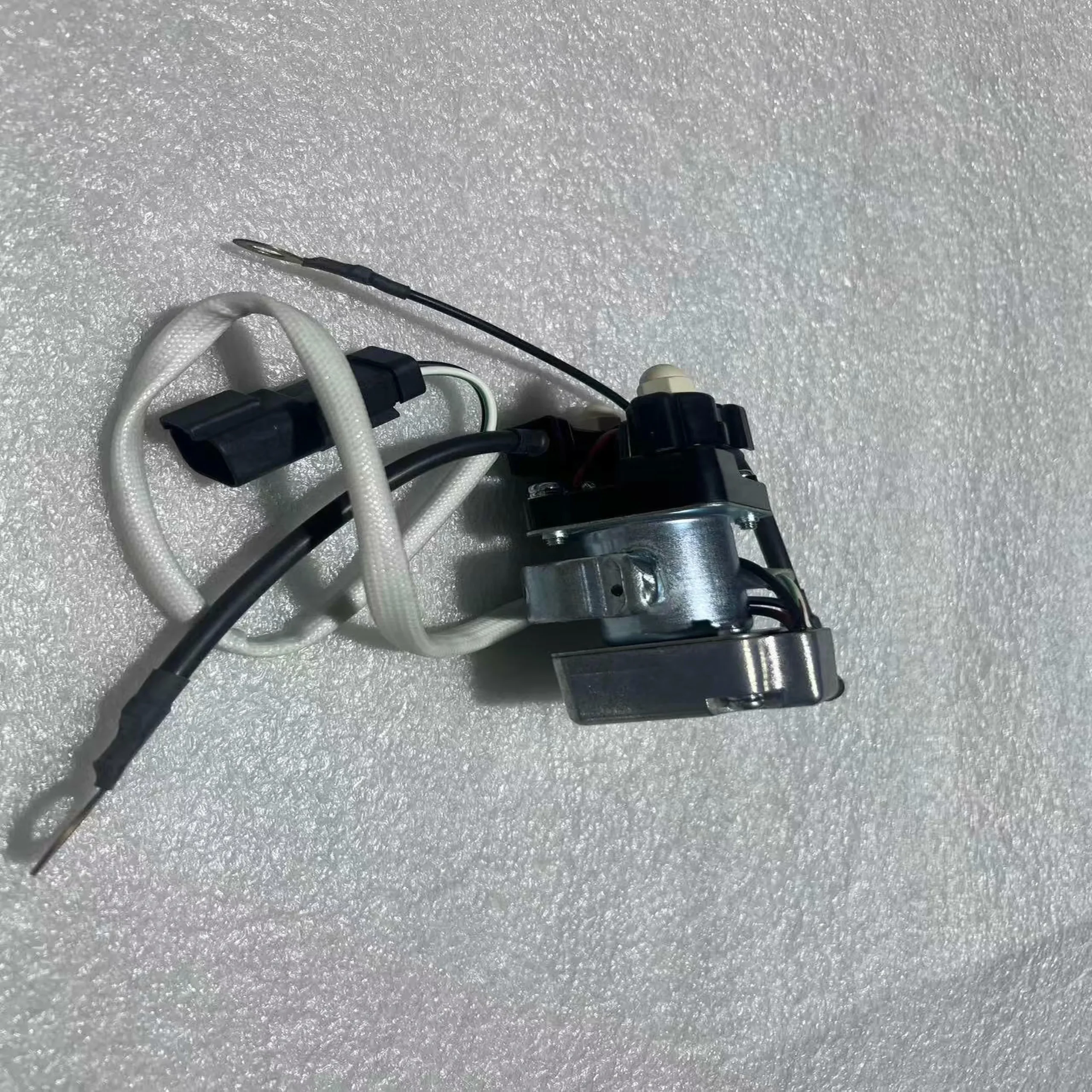 SWITCH ASSEMBLY KD0-25000-8332 – KOMATSUD61EX, D61PX, HM300, HM350, HM400, PC300, PC300HD, PC300LL, PC350LL, PC360, PC400, PC450, PC490, S6D125E, SA6D114E, SA6D125E, SA6D140E, SAA12V140E, SAA6D114E, SAA6D125E, SAA6D140E