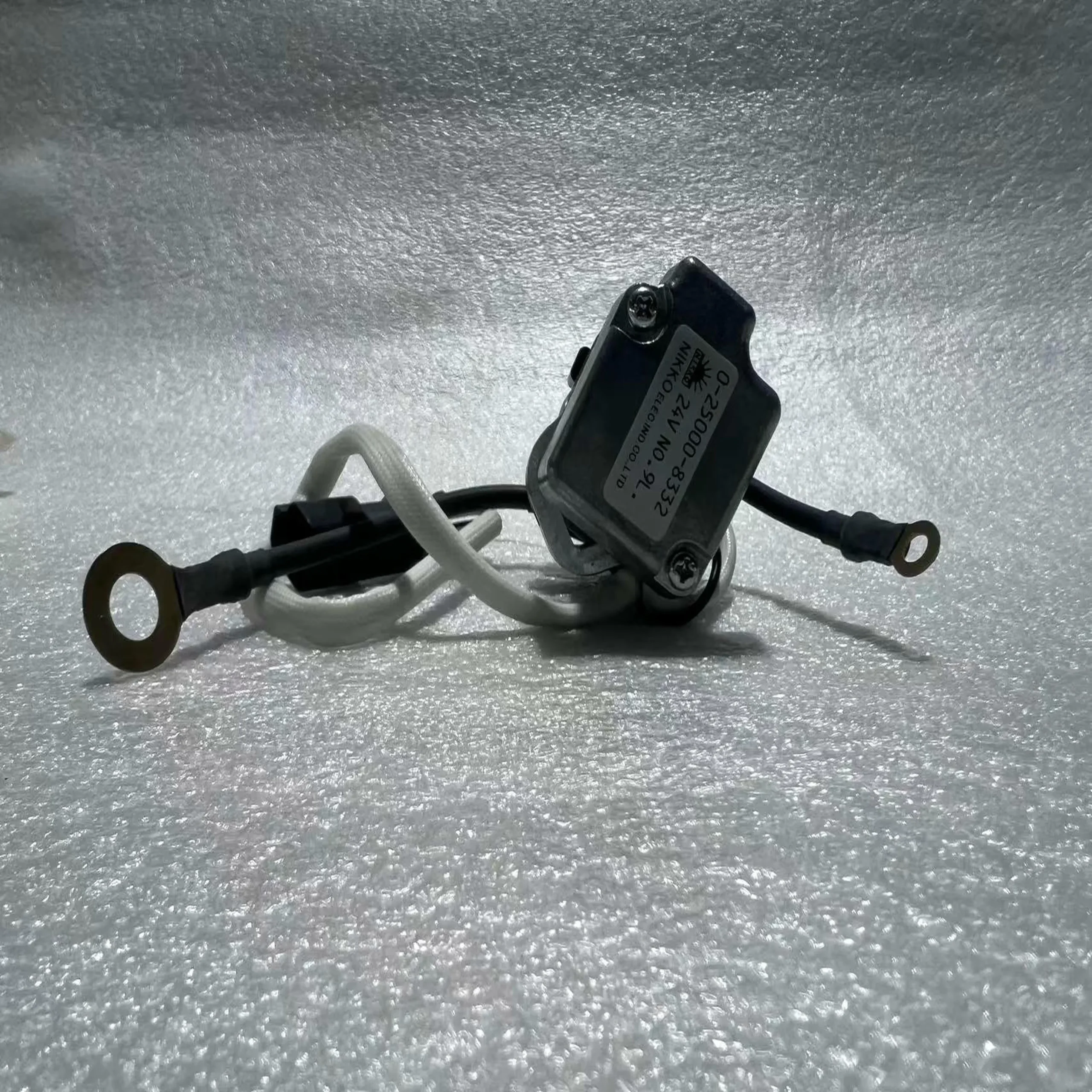 SWITCH ASSEMBLY KD0-25000-8332 – KOMATSUD61EX, D61PX, HM300, HM350, HM400, PC300, PC300HD, PC300LL, PC350LL, PC360, PC400, PC450, PC490, S6D125E, SA6D114E, SA6D125E, SA6D140E, SAA12V140E, SAA6D114E, SAA6D125E, SAA6D140E