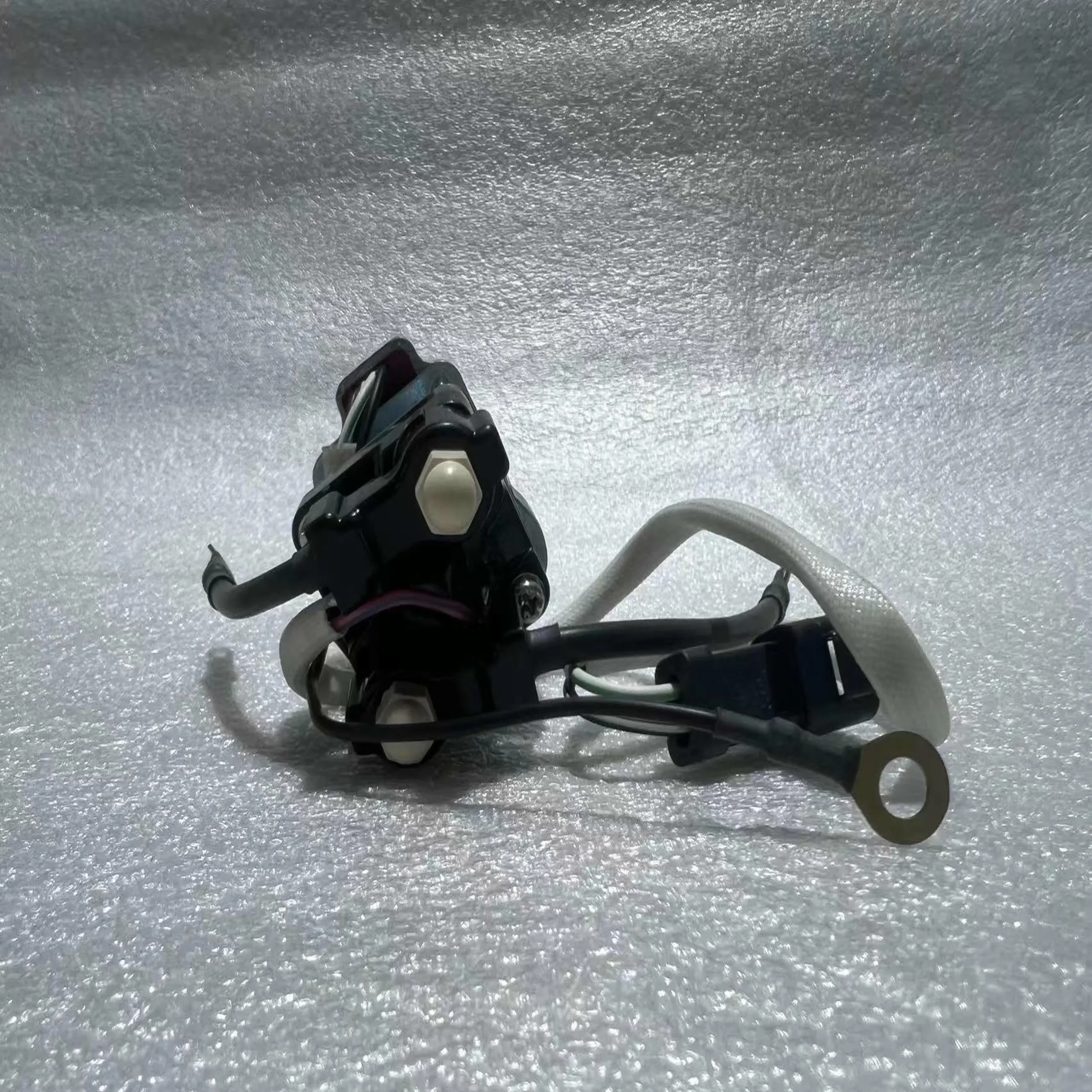 SWITCH ASSEMBLY KD0-25000-8332 – KOMATSUD61EX, D61PX, HM300, HM350, HM400, PC300, PC300HD, PC300LL, PC350LL, PC360, PC400, PC450, PC490, S6D125E, SA6D114E, SA6D125E, SA6D140E, SAA12V140E, SAA6D114E, SAA6D125E, SAA6D140E