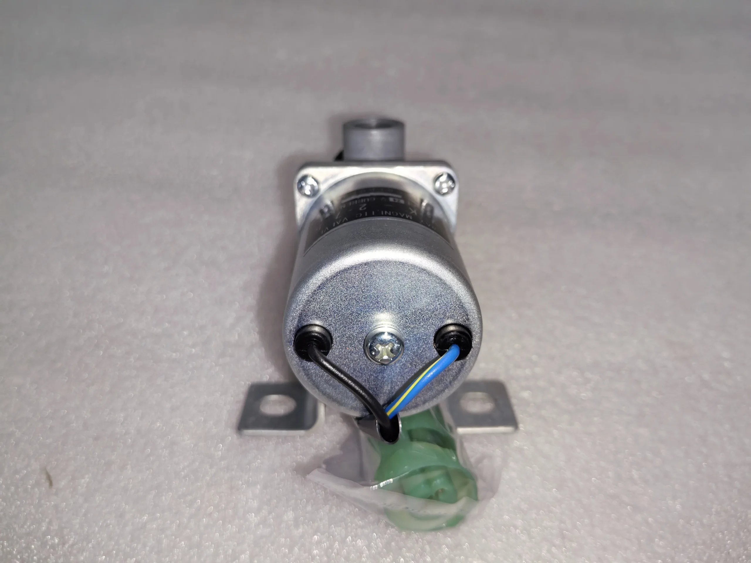 425-06-11150  VALVE Komatsu Original Factory