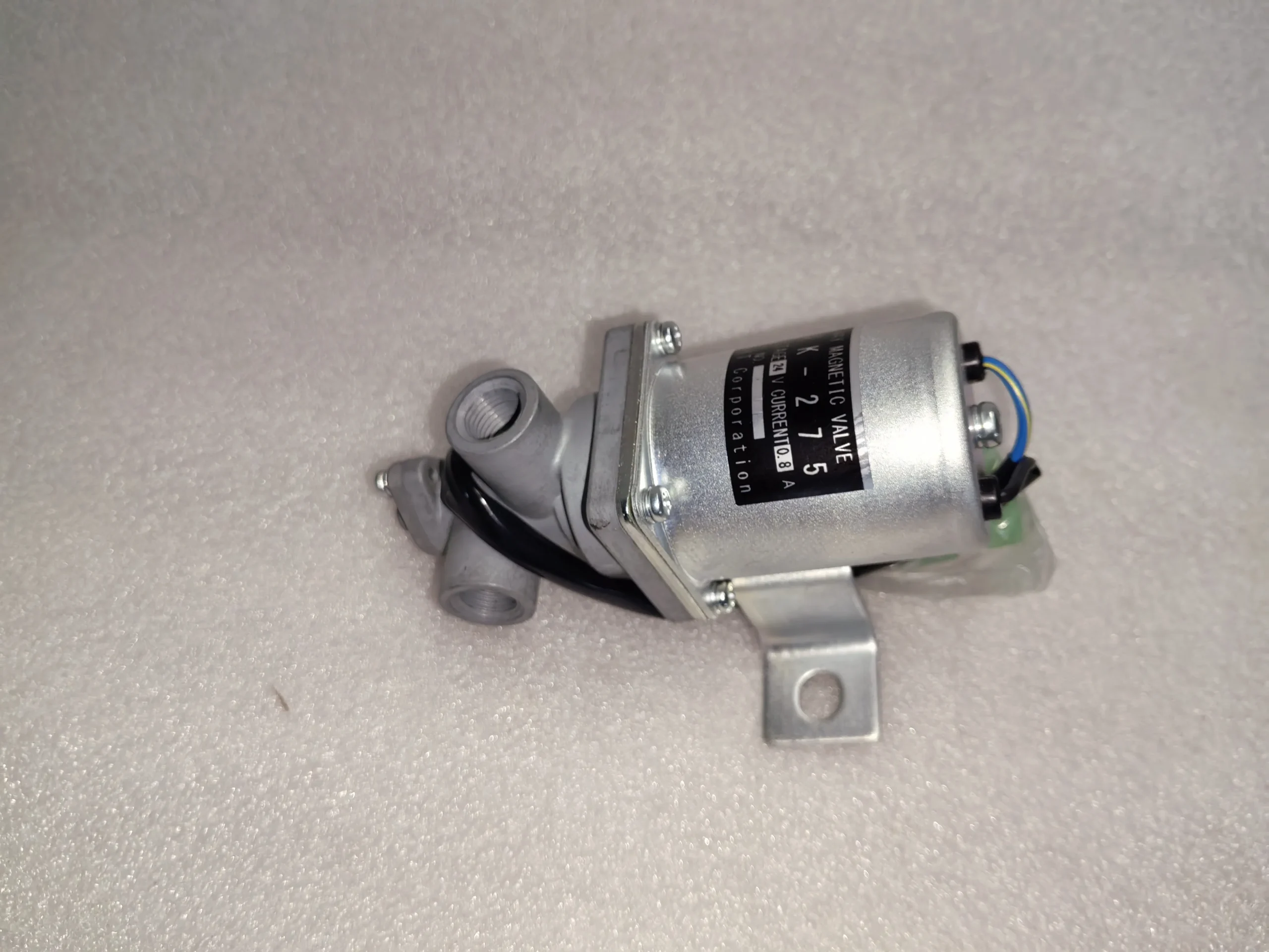 425-06-11150  VALVE Komatsu Original Factory