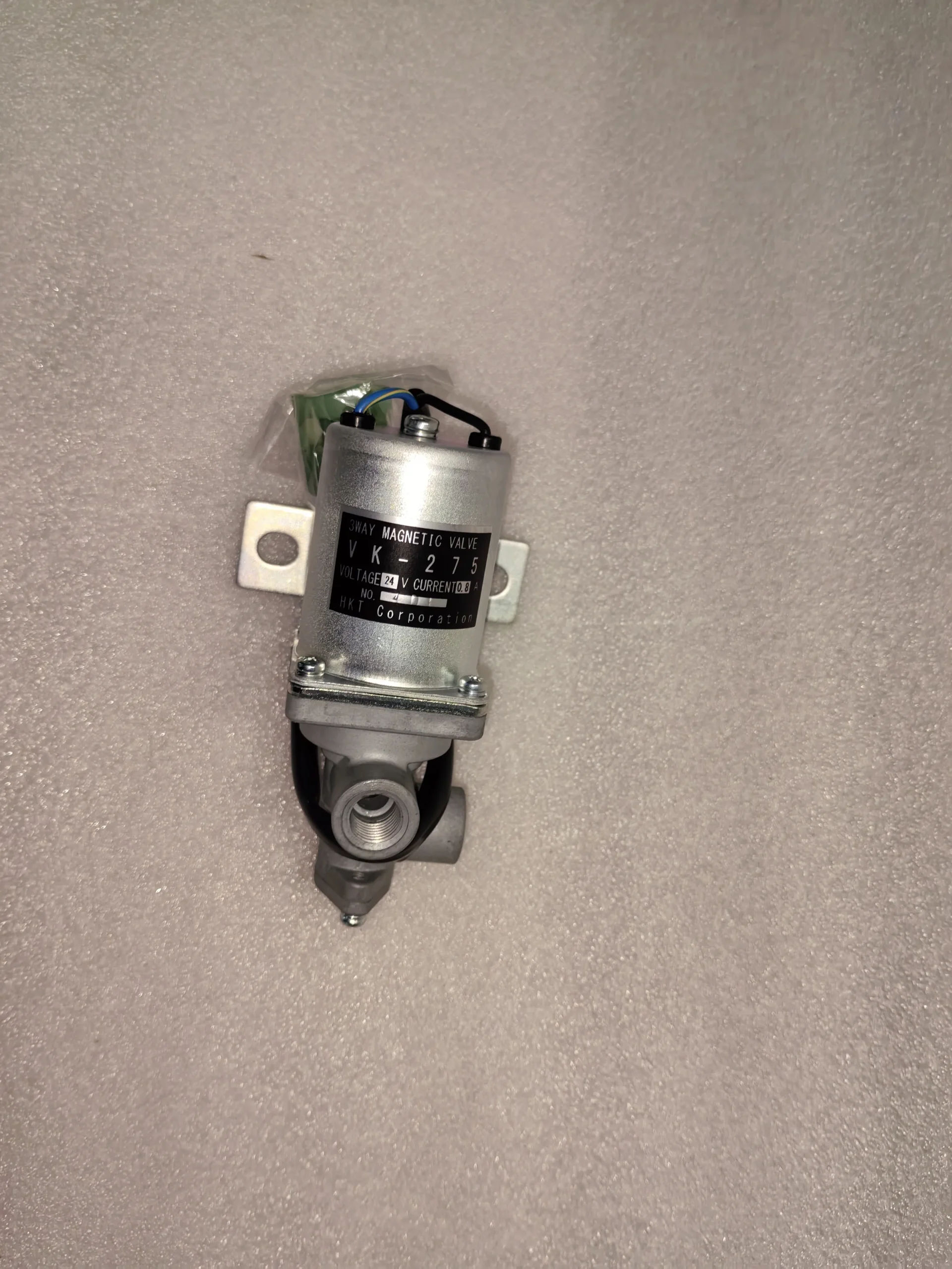 425-06-11150  VALVE Komatsu Original Factory