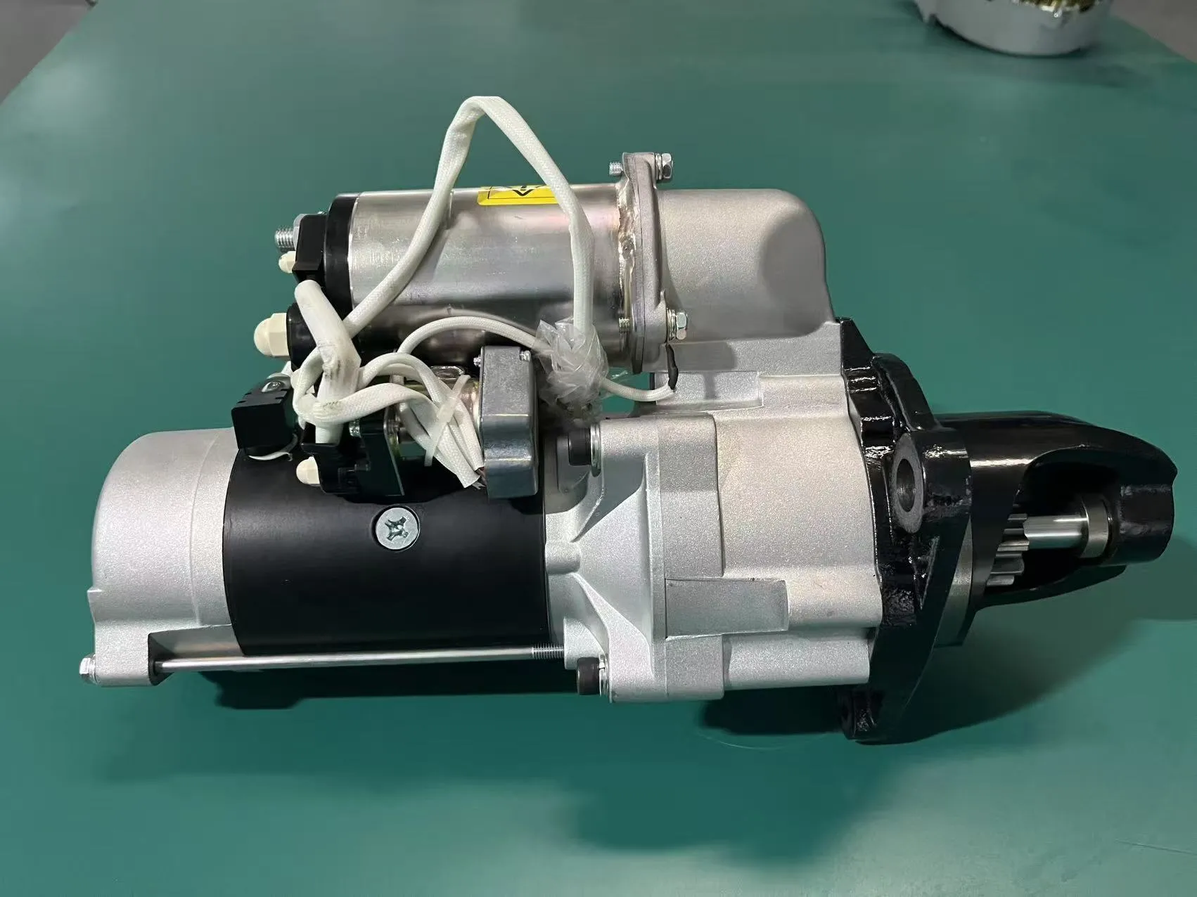 600-813-6632Starting motor assembly