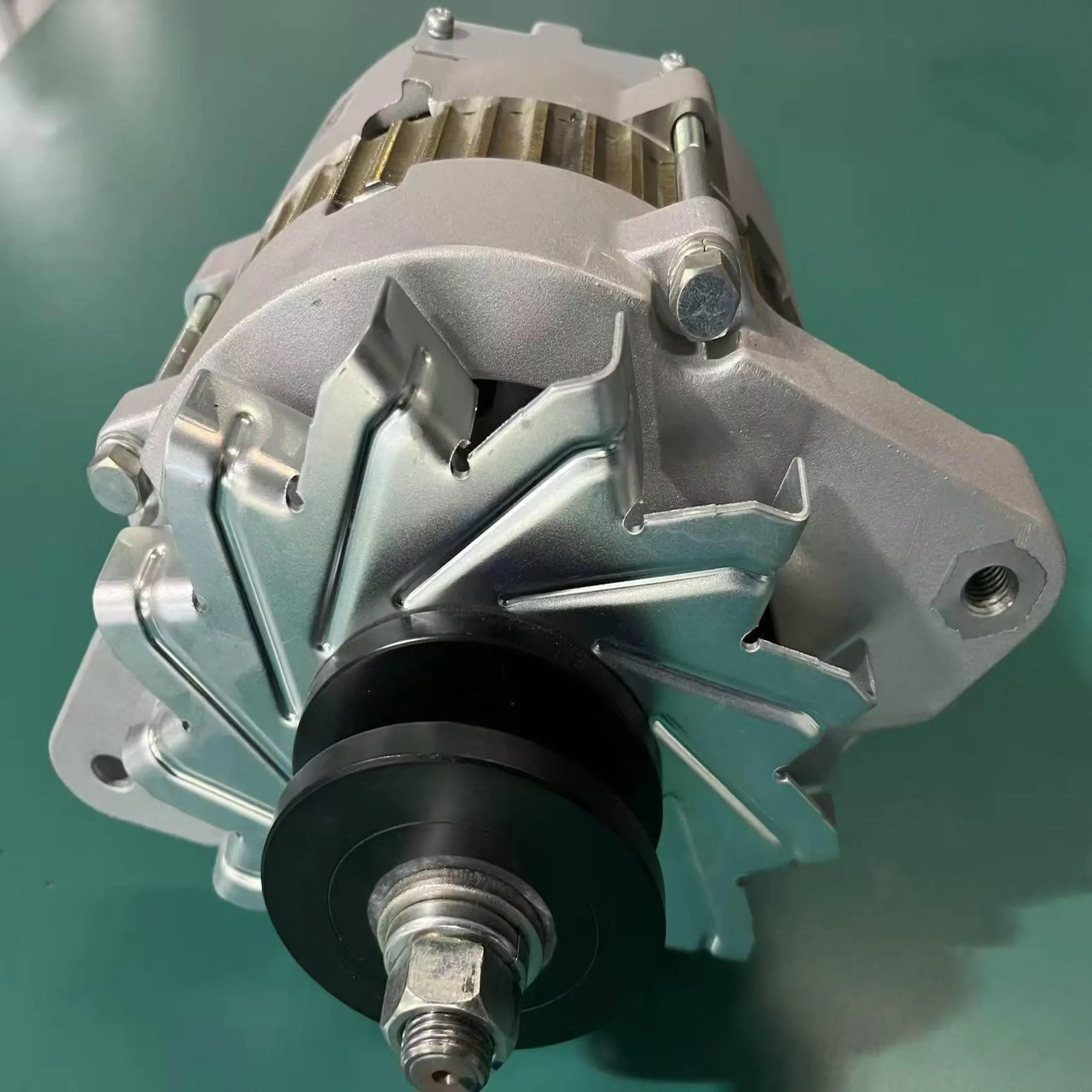 600-825-9332 Komatsu Alternator