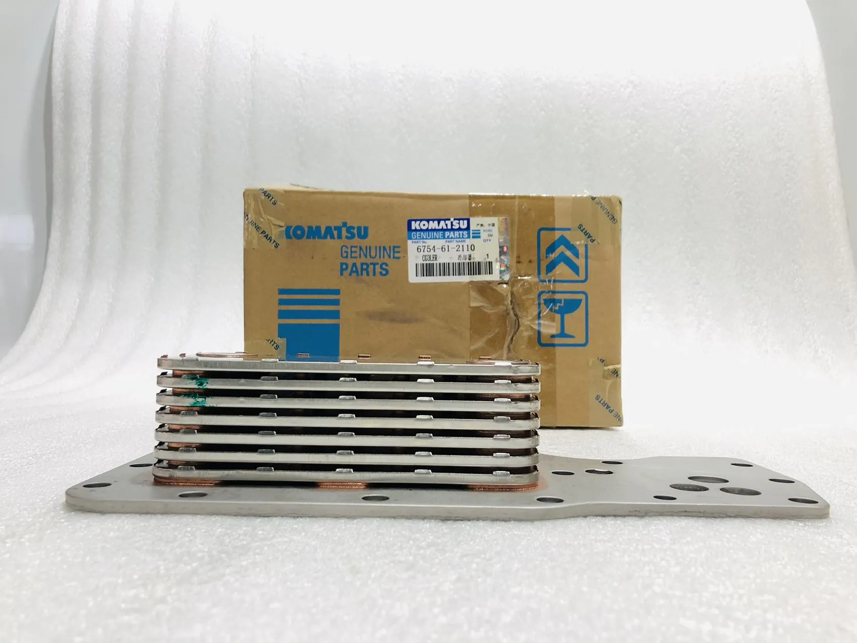 OIL COOLER 6754-61-2110 For Komatsu Engine SAA6D107E PC200-8