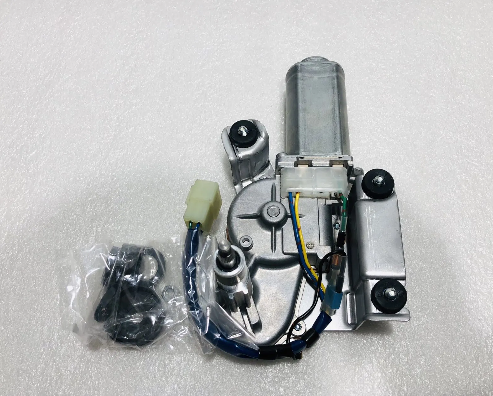 42C-56-11391Right windshield wiper motor assembly