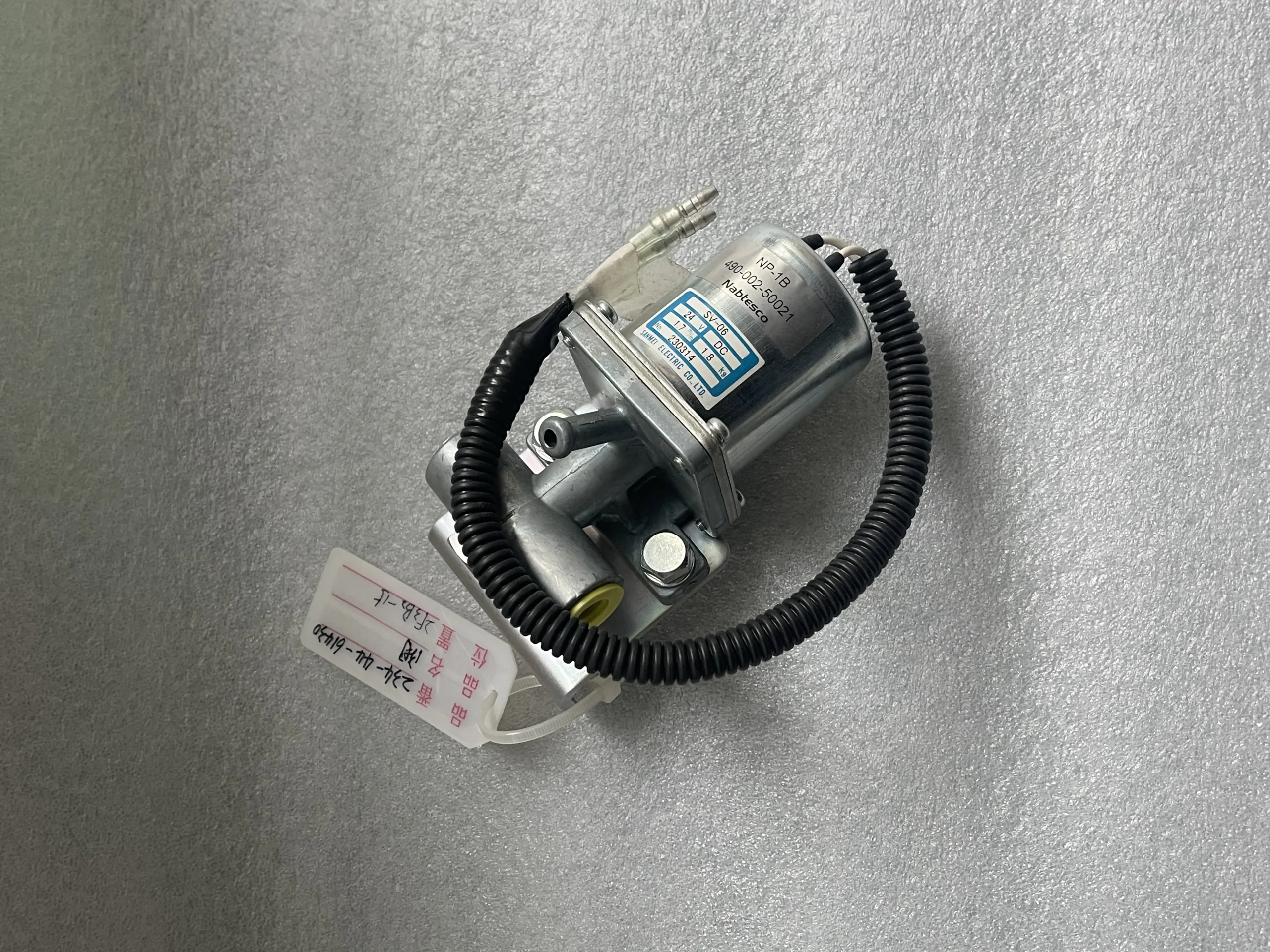 234-44-61430-VALVE Applicable: Komatsu GD825 / GD705