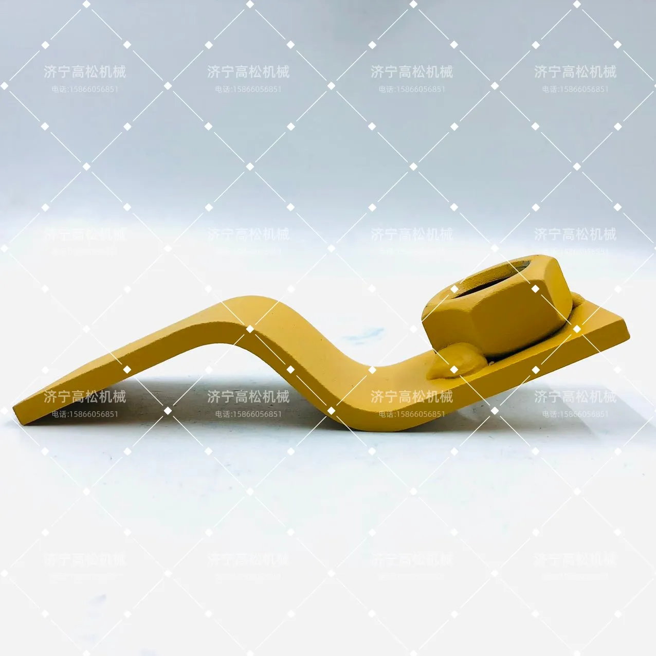 21T-01-67330 Komatsu PLATE | AGA Parts