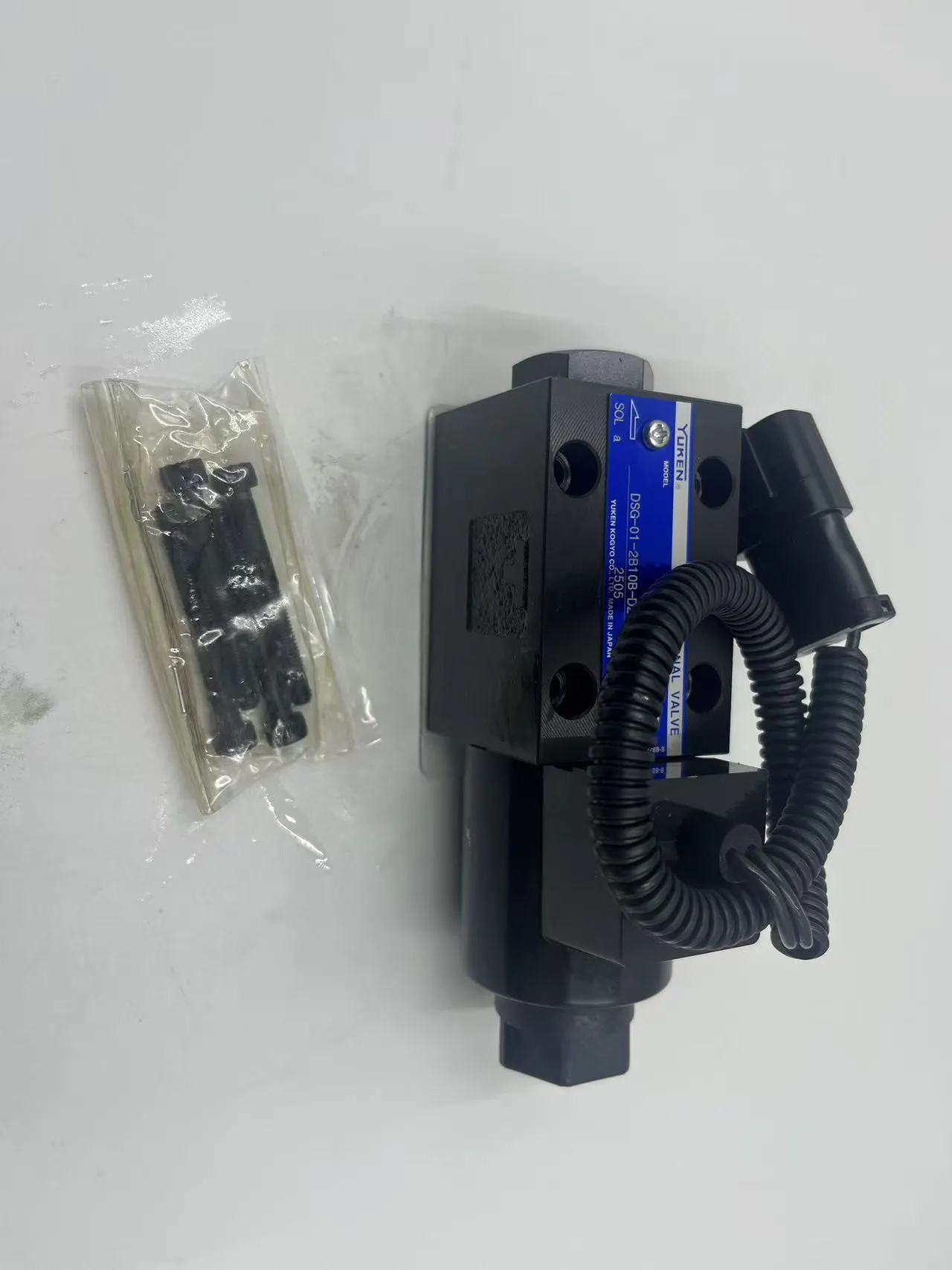 GD825A-2 shell 235-27-41210