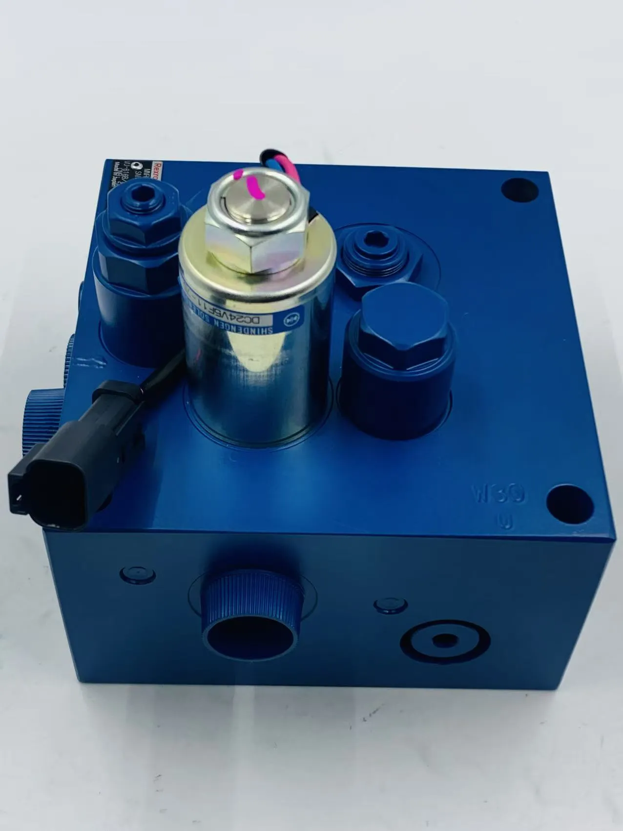 56D-43-37101 Komatsu HM400 Valve Assembly