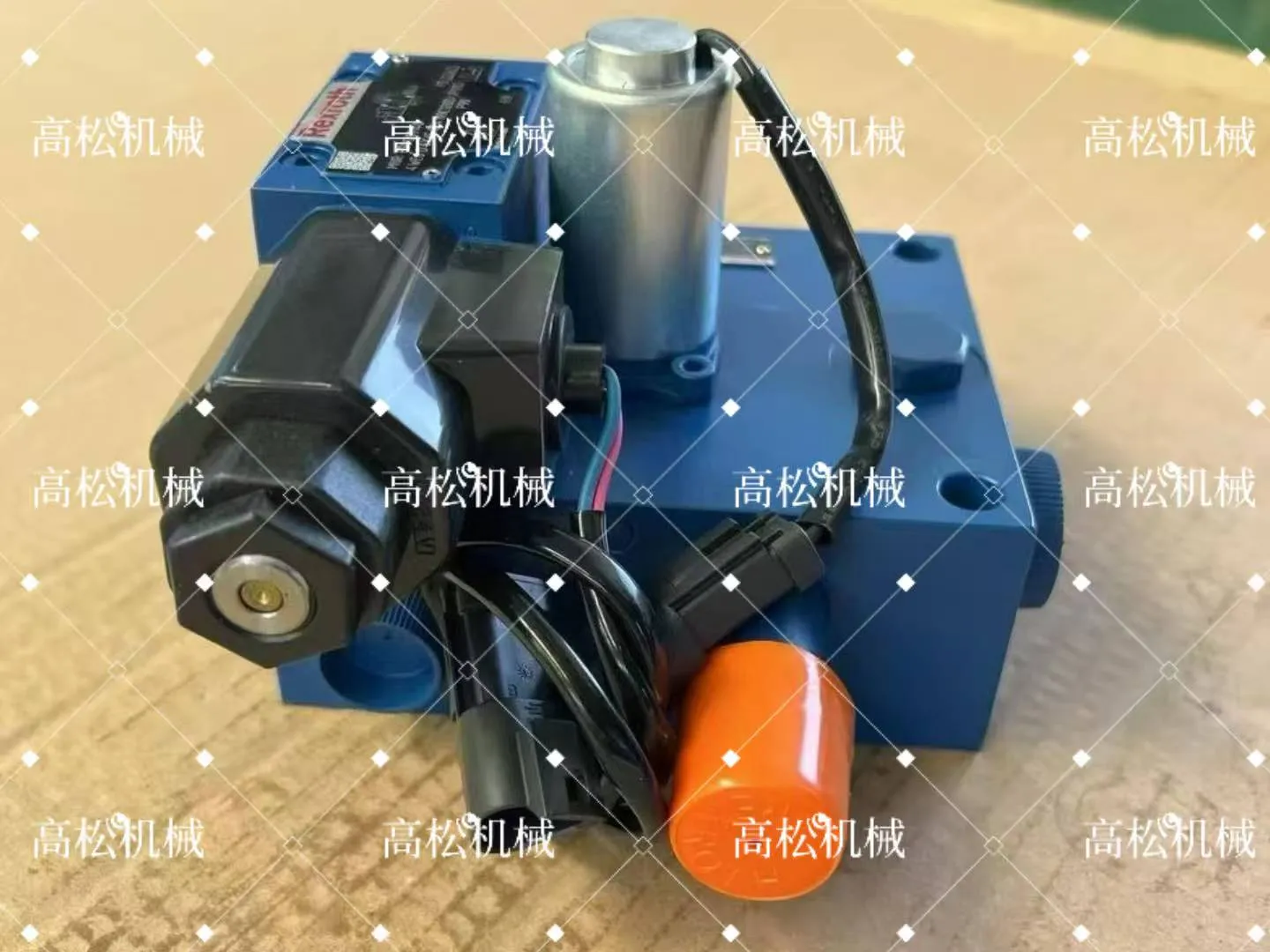 New available valve assembly hm300-5 for charging the hydraulic battery 56d-43-37101 for earth-digging machinery of komatsu