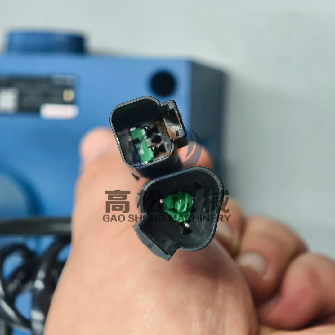 Original VALVE ASS’Y 56B-43-12402 for DUMP TRUCKS HD325 HD605