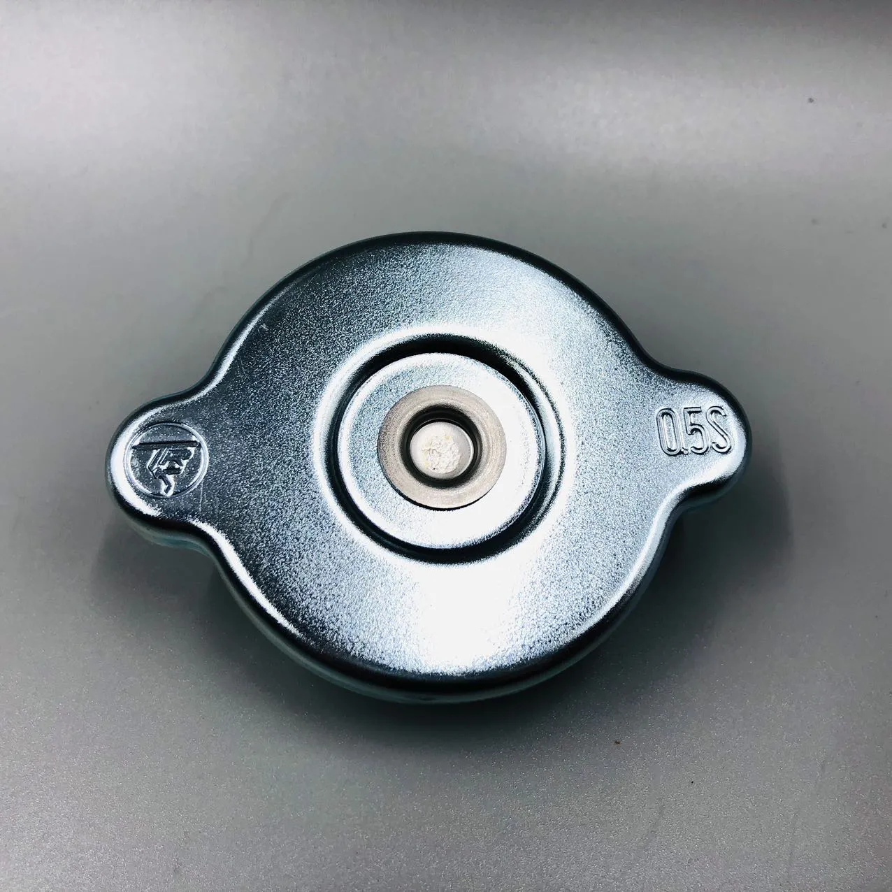 Water Tank Radiator Cap 20Y-03-22110 for Komatsu PC130-8 PC200-8 PC220-8 PC300-8 PC400-8