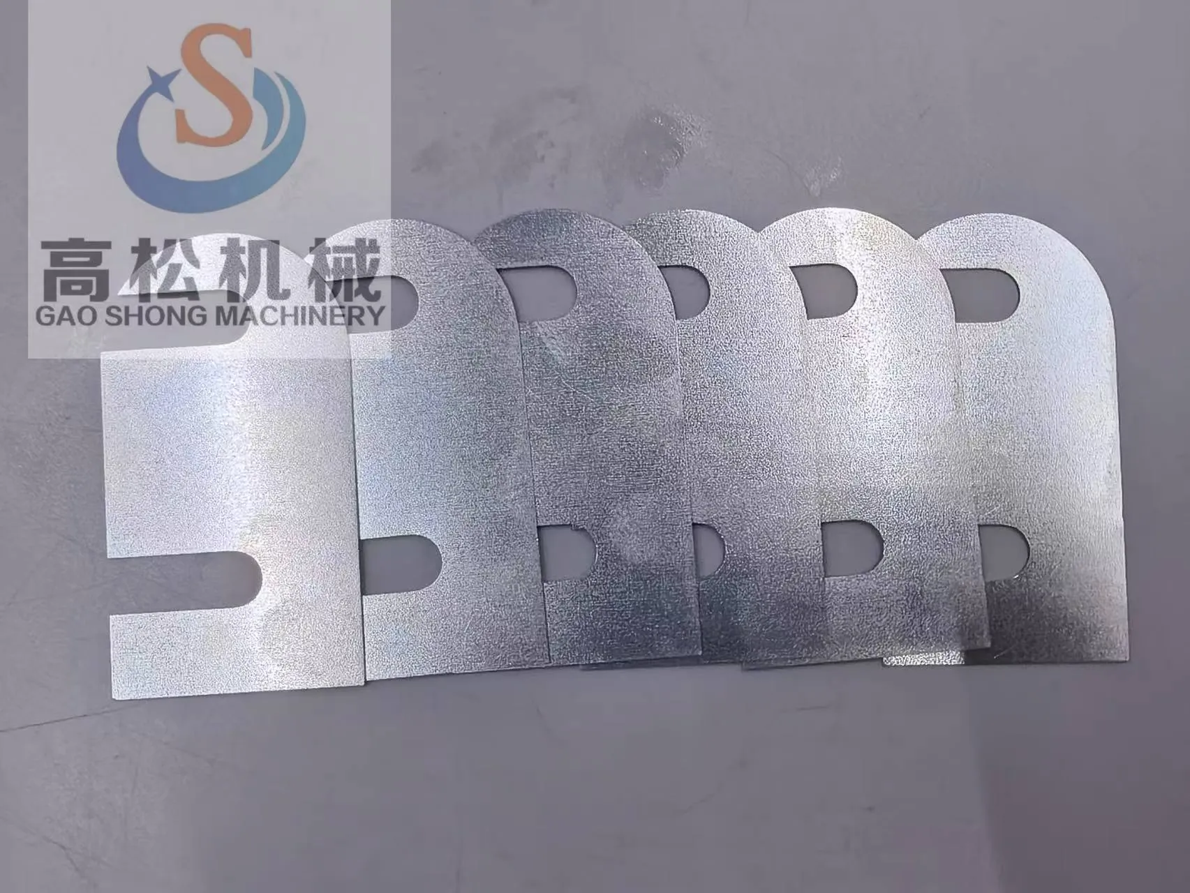 419-54-15690-YA Compatible models: WA380-3, HD605, HM400. Large stock of plates available.